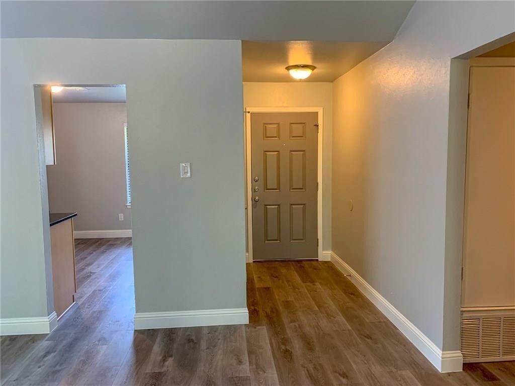 1604 Holstein Dr - Photo 3