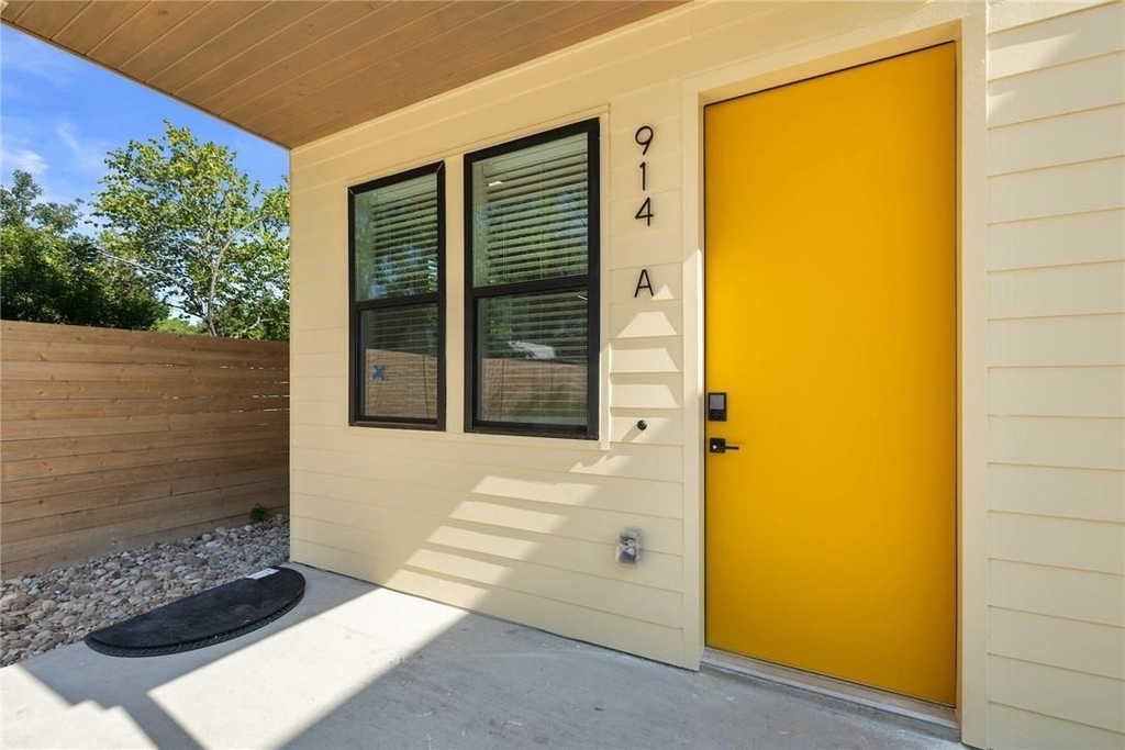 914 Taulbee Ln - Photo 1