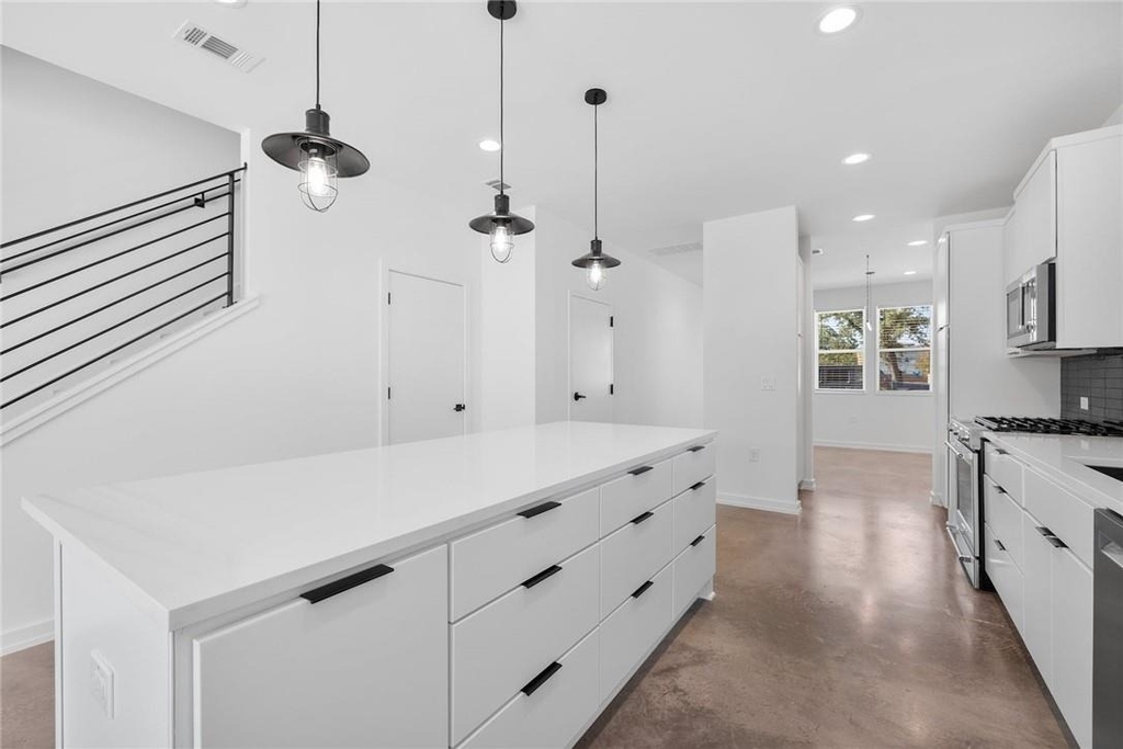 914 Taulbee Ln - Photo 4