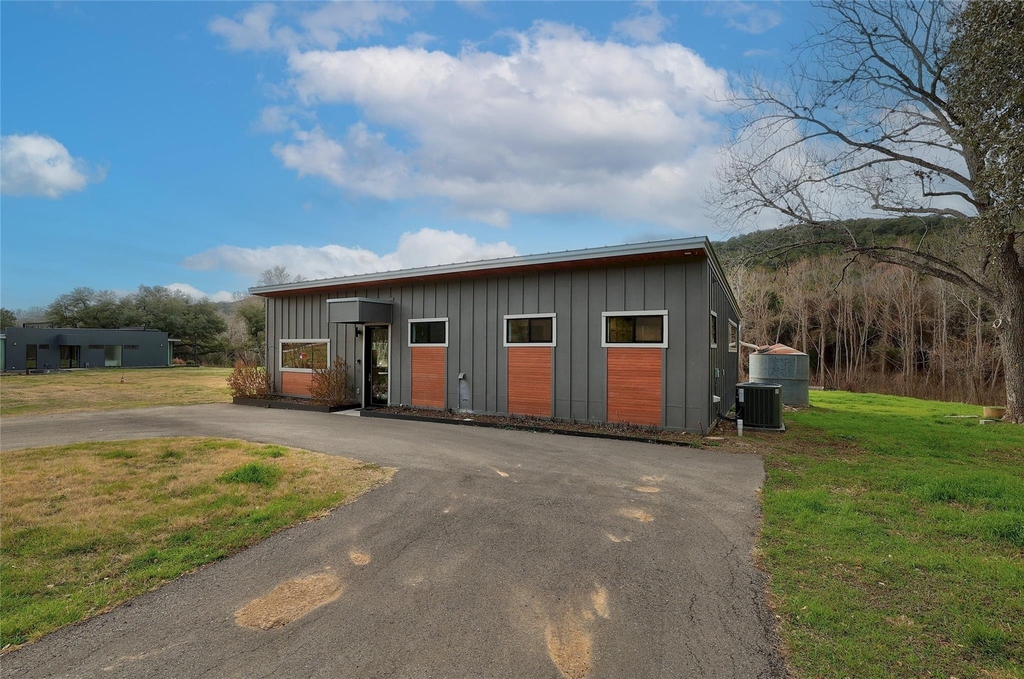 7001 Rr 2222 Rd - Photo 0