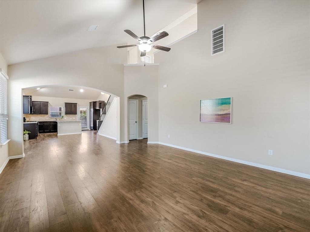 141 Serrano St - Photo 2