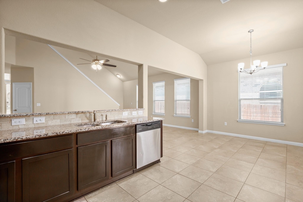 16440 Pienza Dr - Photo 9