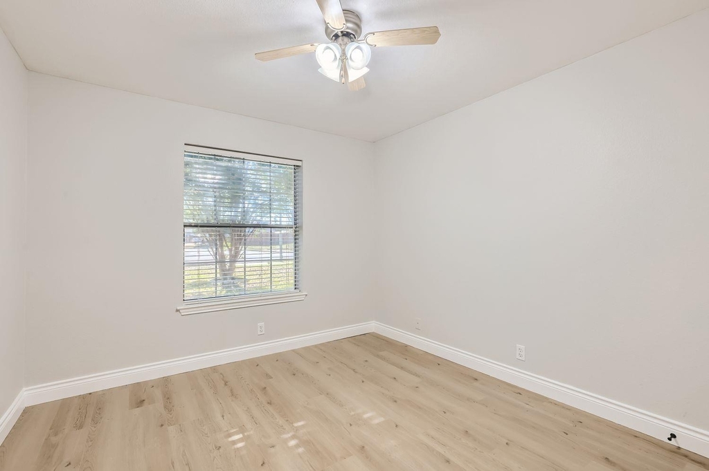 201 Orchard Way - Photo 20