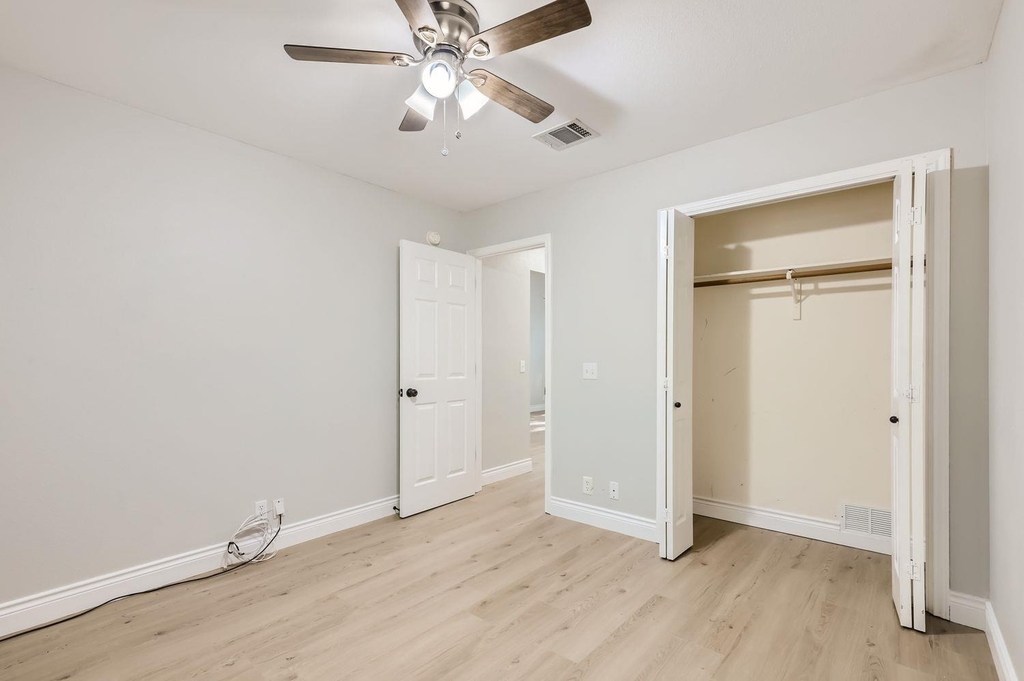 201 Orchard Way - Photo 18