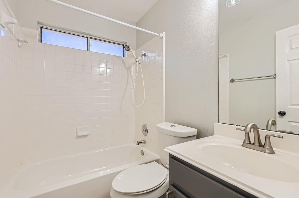 201 Orchard Way - Photo 23