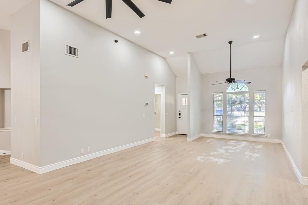 201 Orchard Way - Photo 5