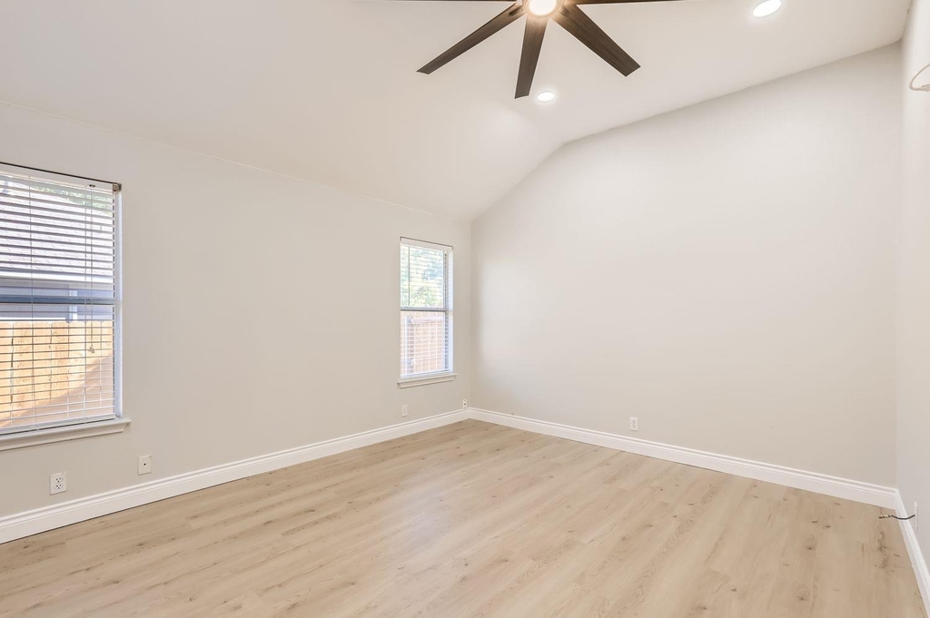 201 Orchard Way - Photo 13