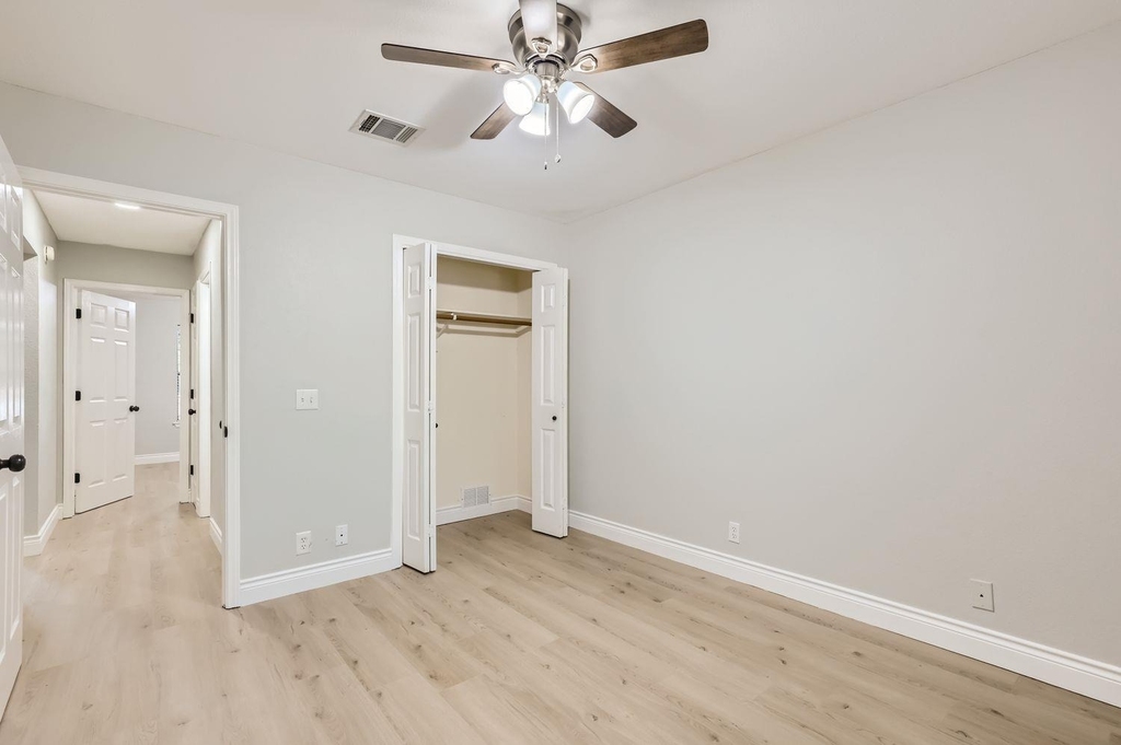 201 Orchard Way - Photo 19