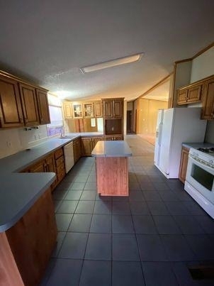 81 Roots Rd - Photo 2
