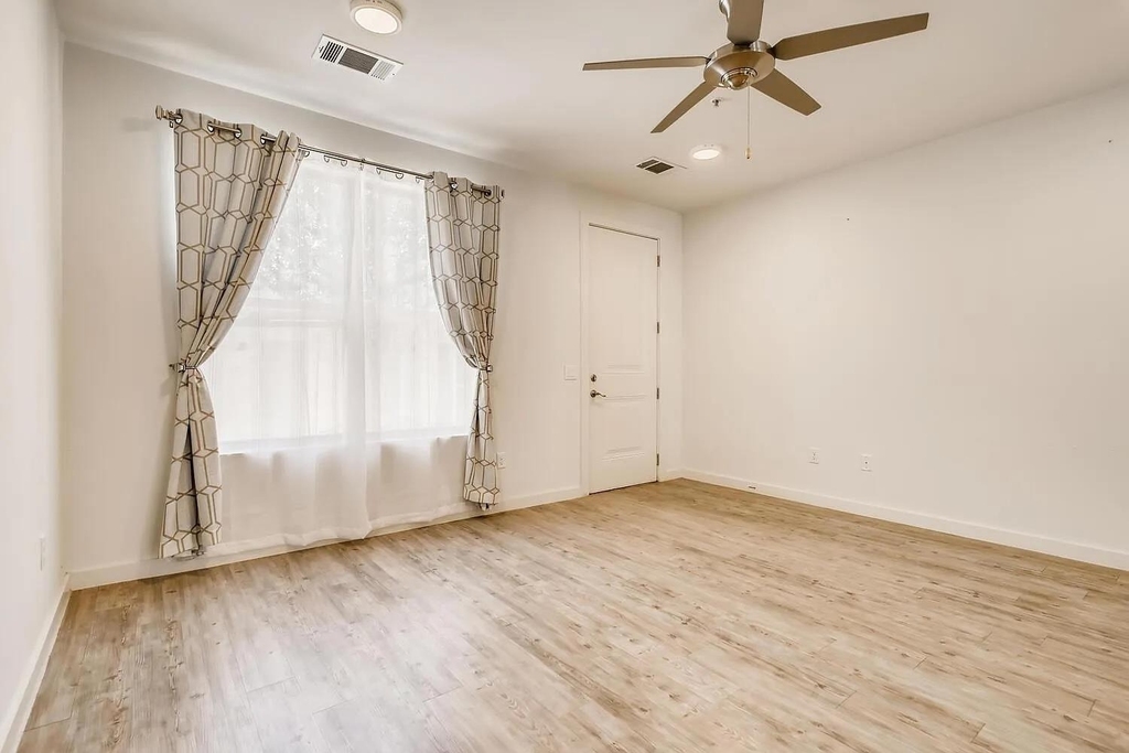 7805 Cooper Ln - Photo 3