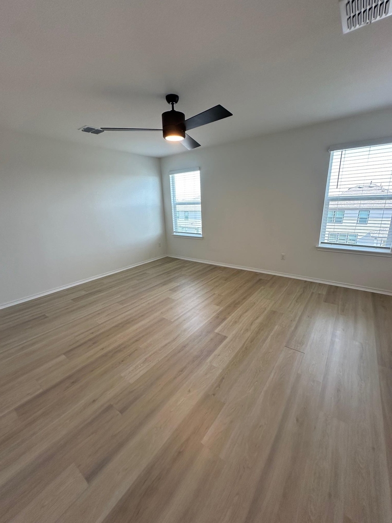 4469 Acerno St - Photo 31