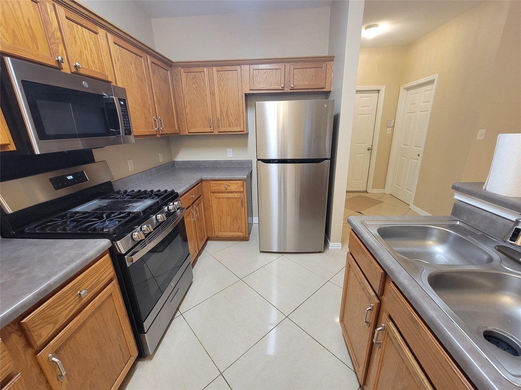3307 Saint Genevieve Dr - Photo 4