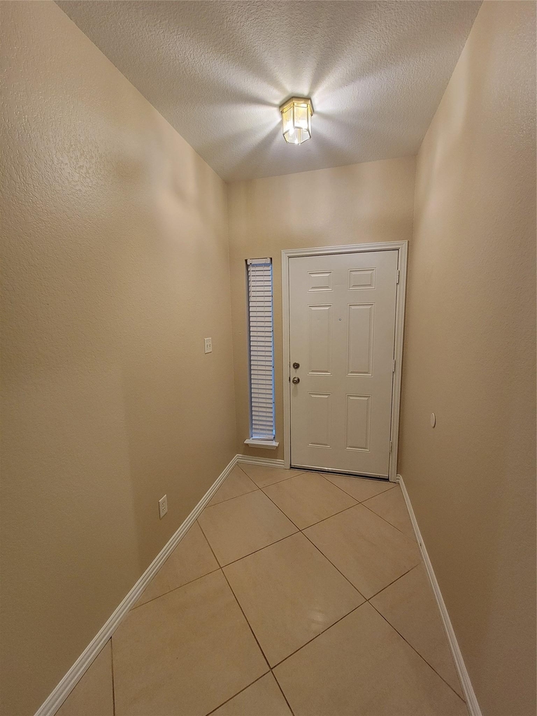 3307 Saint Genevieve Dr - Photo 2