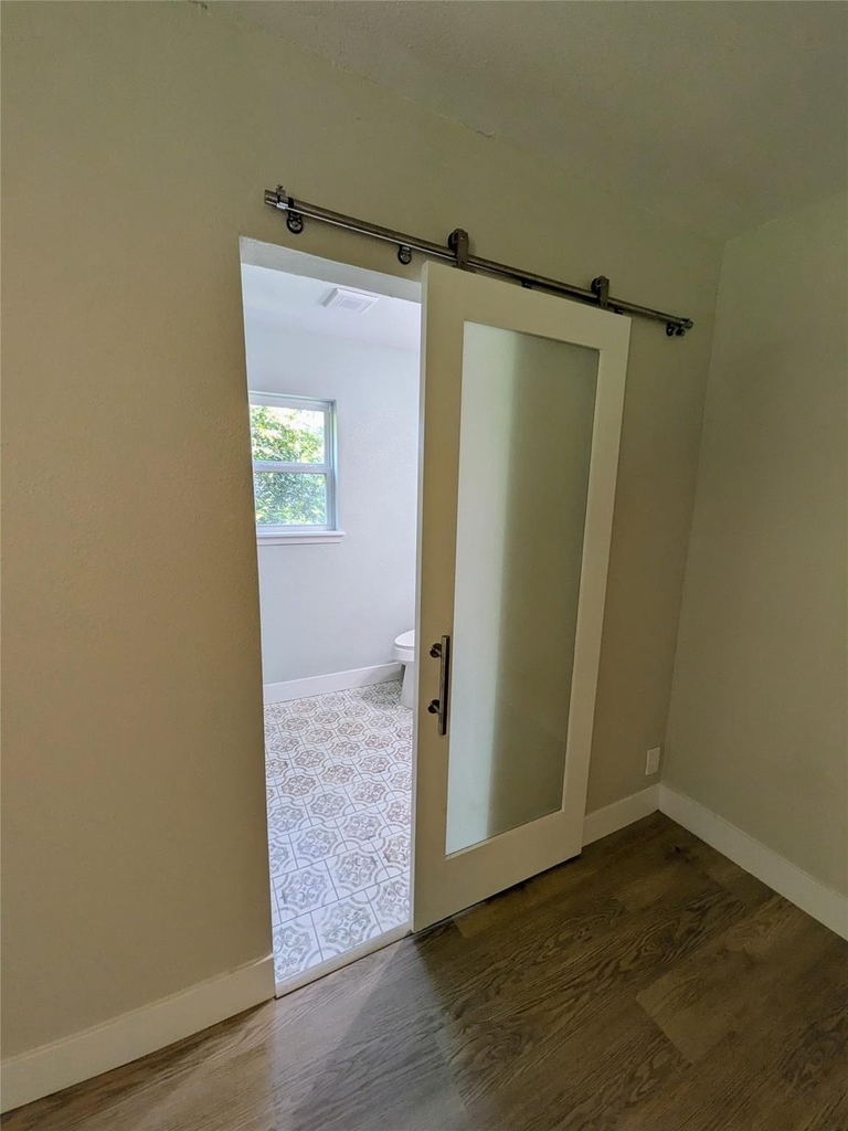 9705 Marlborough Dr - Photo 11