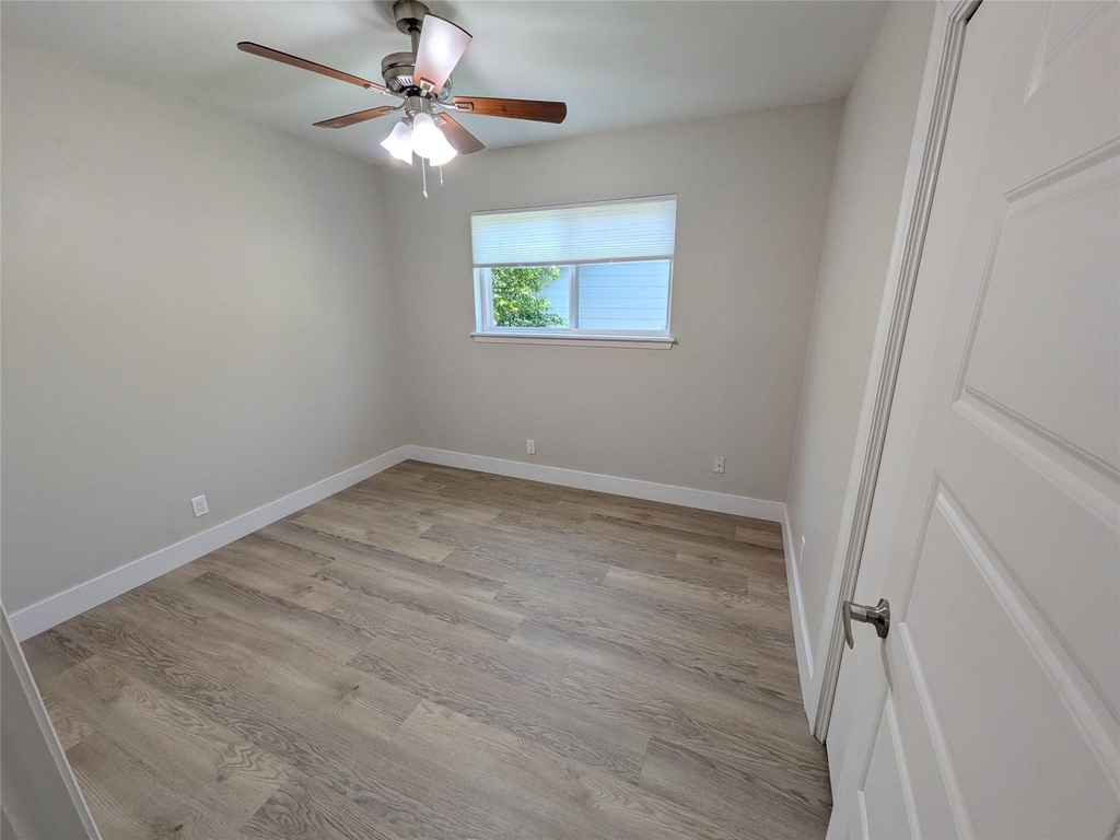 9705 Marlborough Dr - Photo 17