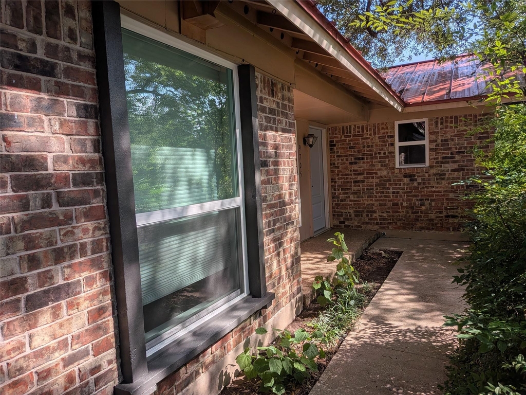 9705 Marlborough Dr - Photo 1