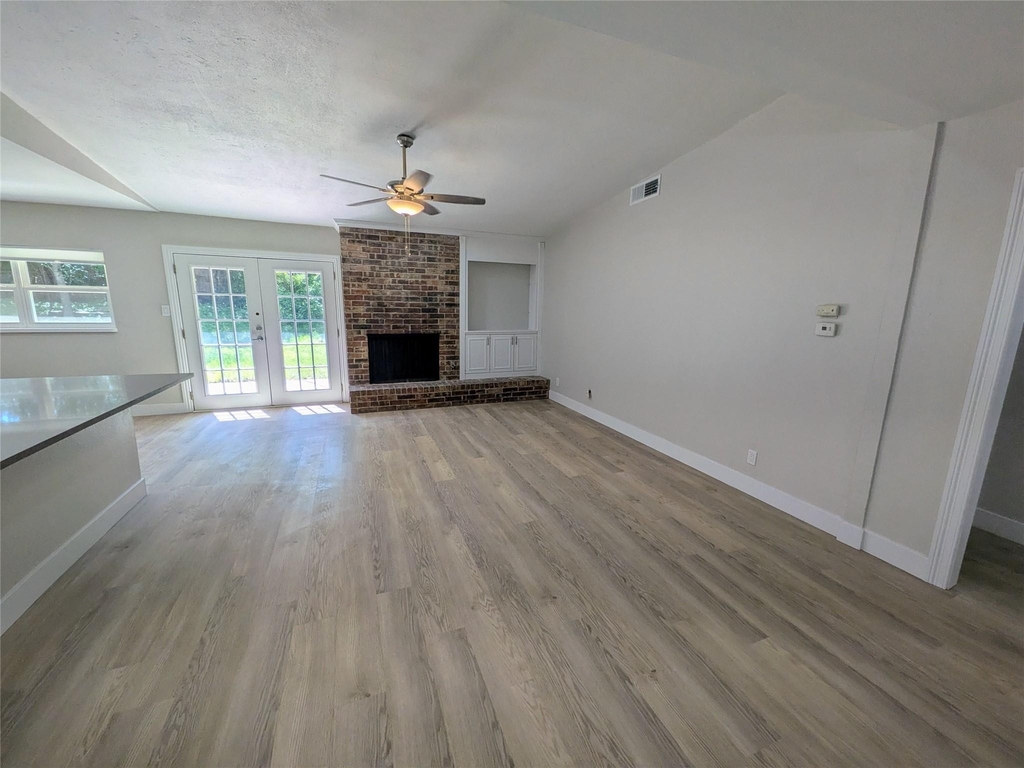9705 Marlborough Dr - Photo 2