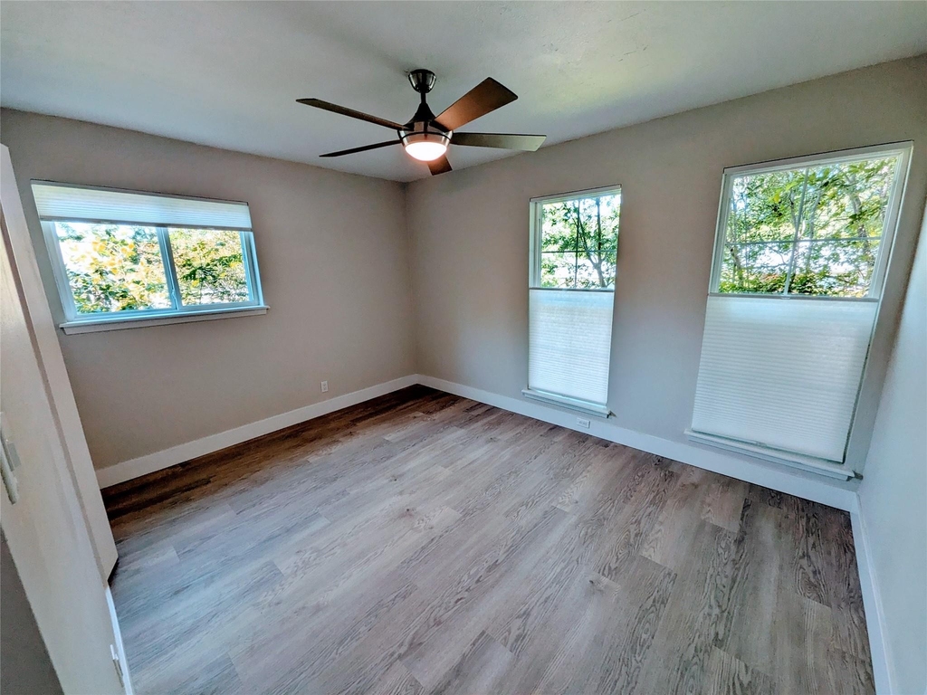 9705 Marlborough Dr - Photo 16