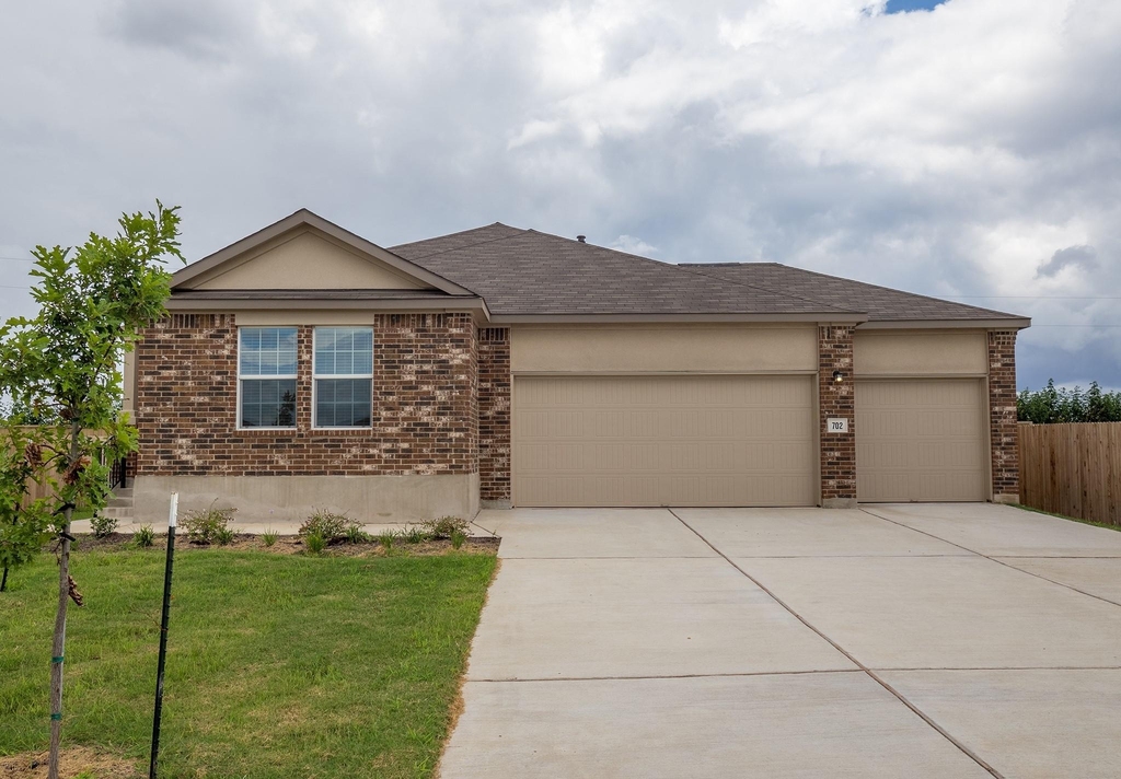 702 Silver Springs Bnd - Photo 1