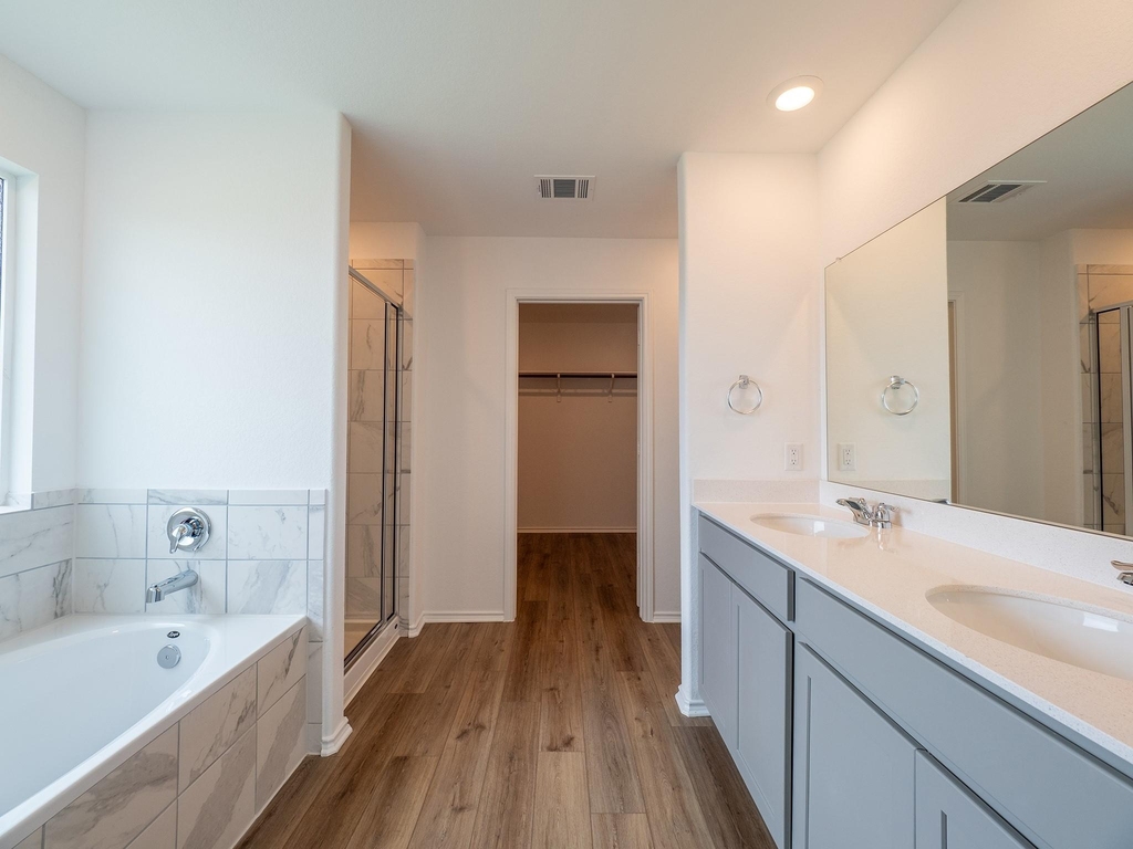 702 Silver Springs Bnd - Photo 16