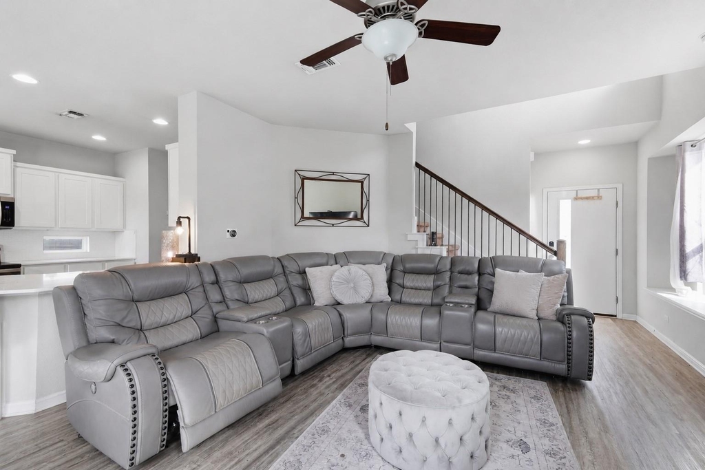 10005 Dalliance Ln - Photo 4