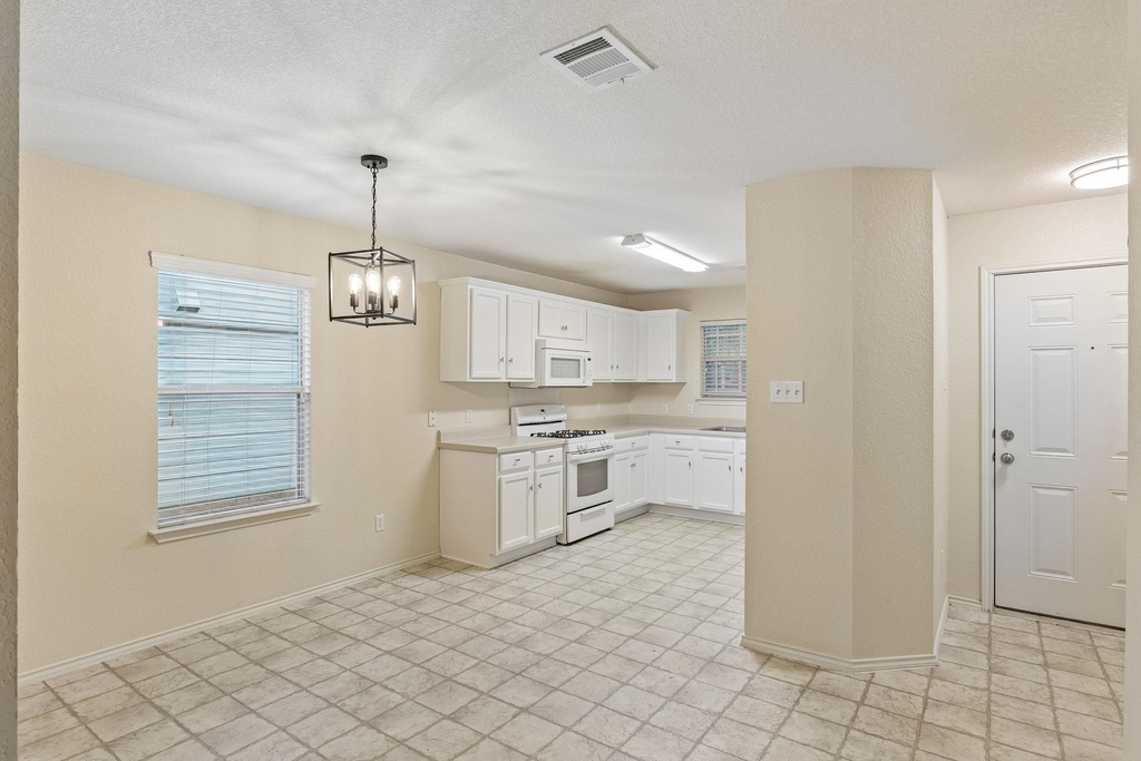1808 Lost Maples Loop - Photo 8