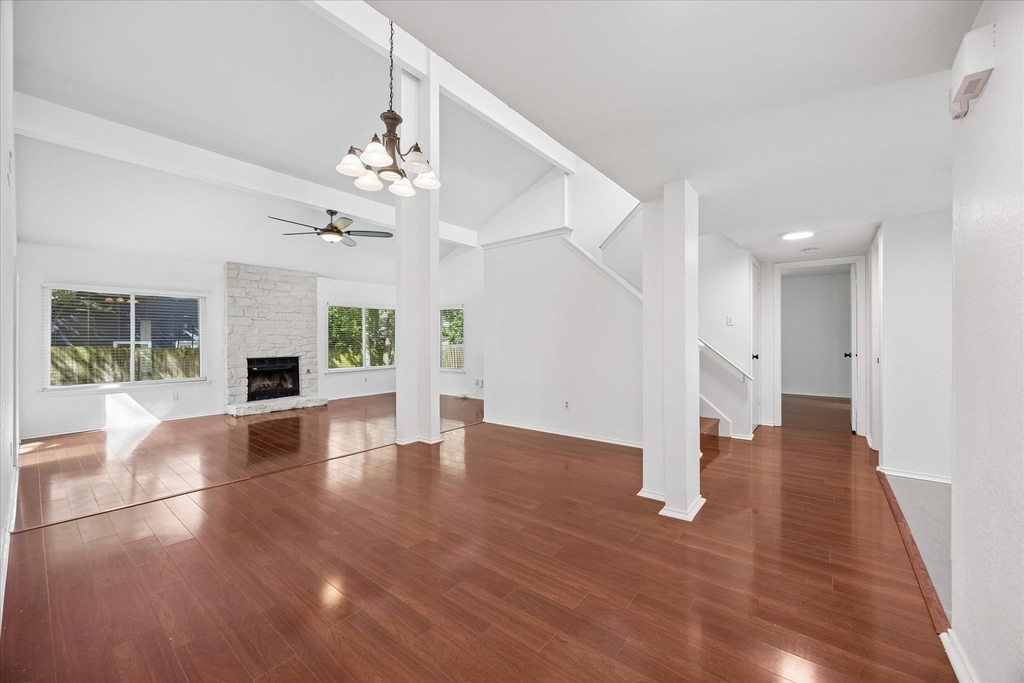 2609 Monarch Dr - Photo 2