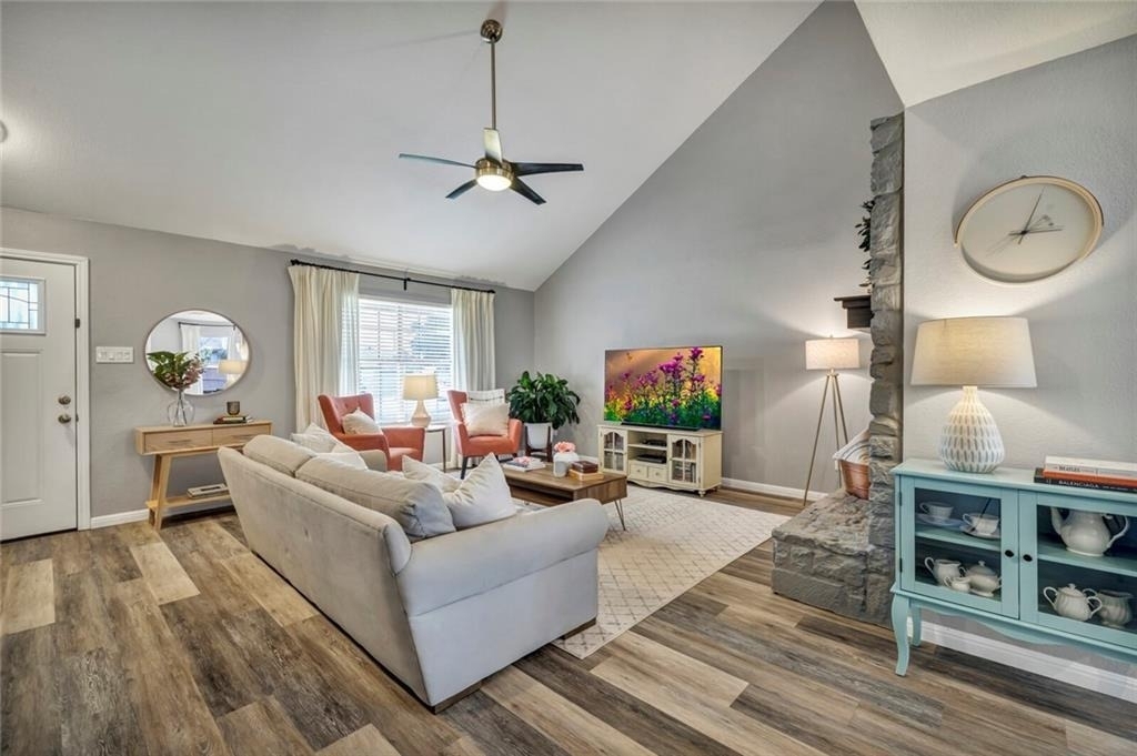 1808 Sylvia Ln - Photo 3