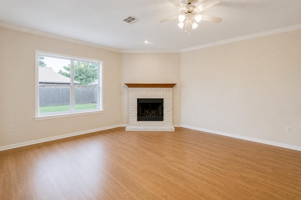 2100 Mir Woods Dr - Photo 5