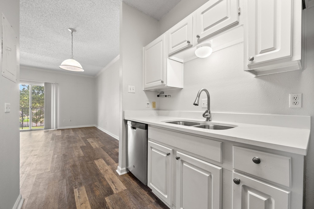 12166 Metric Blvd - Photo 10