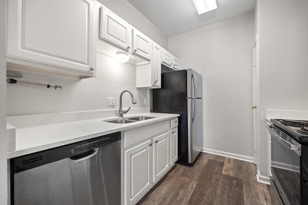 12166 Metric Blvd - Photo 8