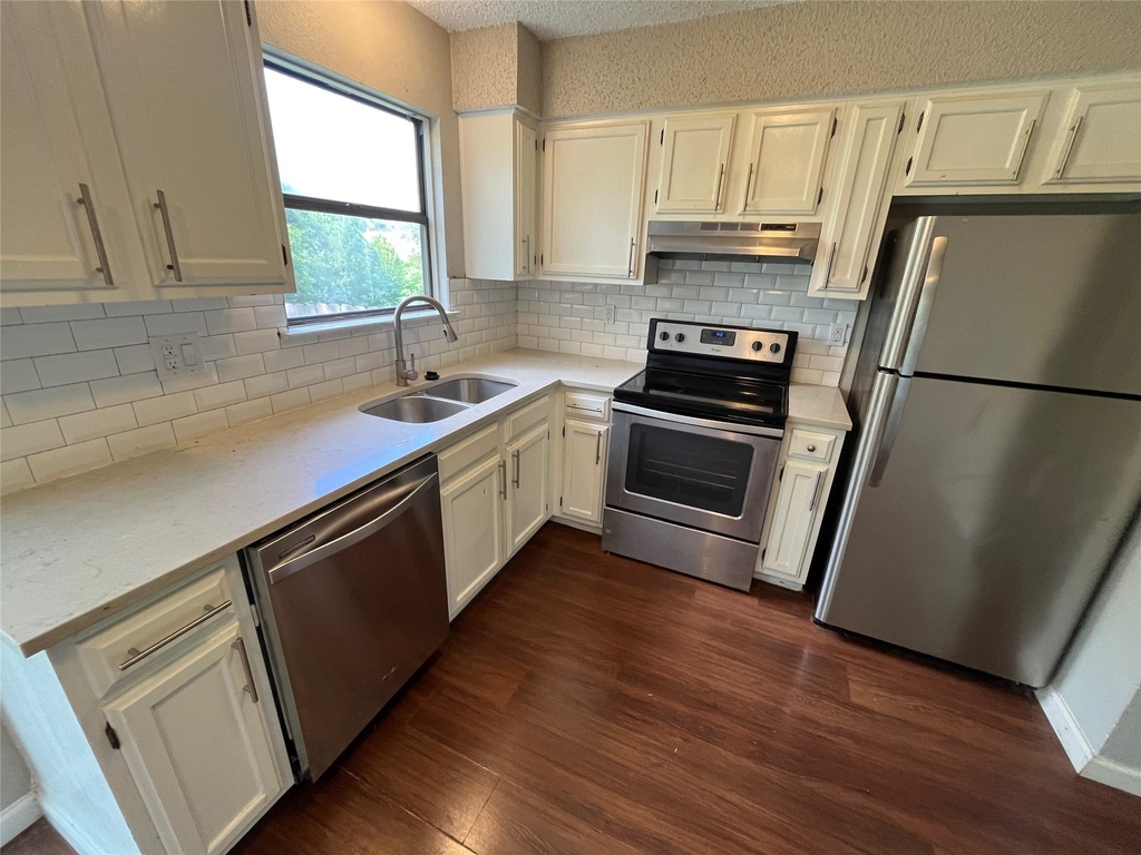 112 Hillside Cv - Photo 3