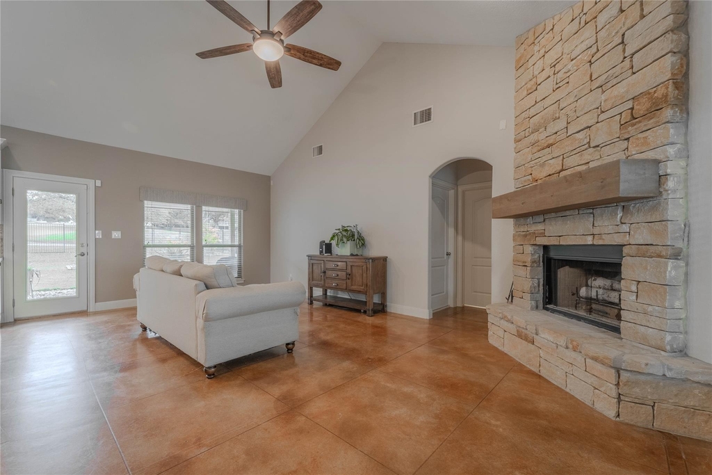 19013 Venture Dr - Photo 1