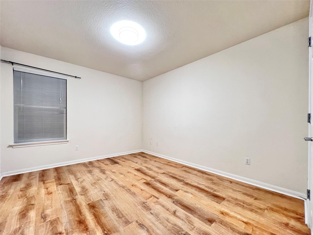 1103 Apollo Ln - Photo 22