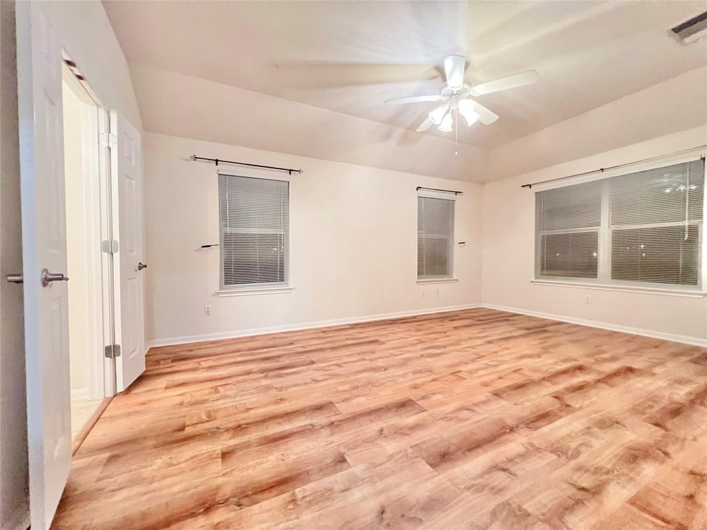 1103 Apollo Ln - Photo 16