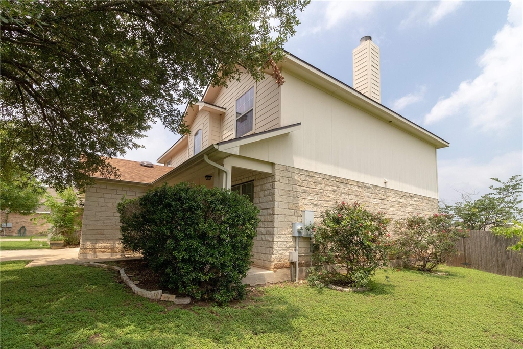1103 Apollo Ln - Photo 1