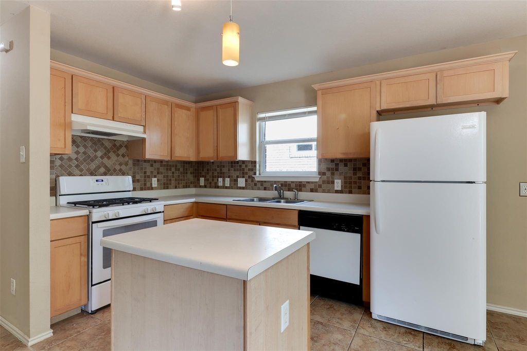 15301 Ora Ln - Photo 4
