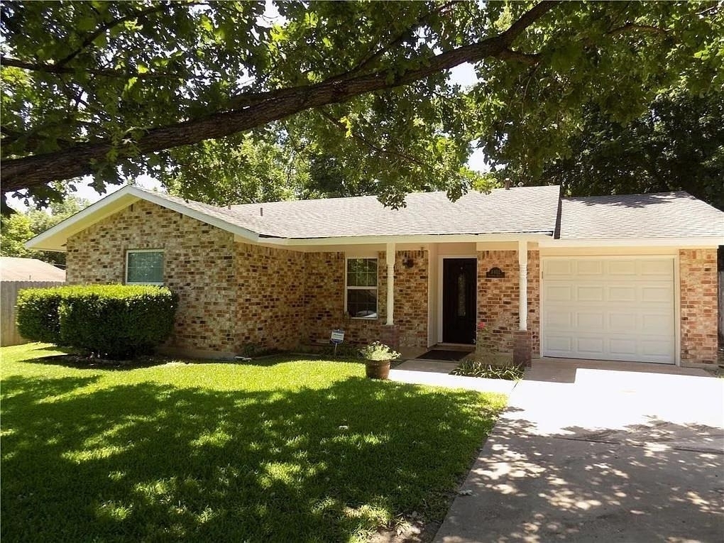 8402 Leesburg Cir - Photo 0