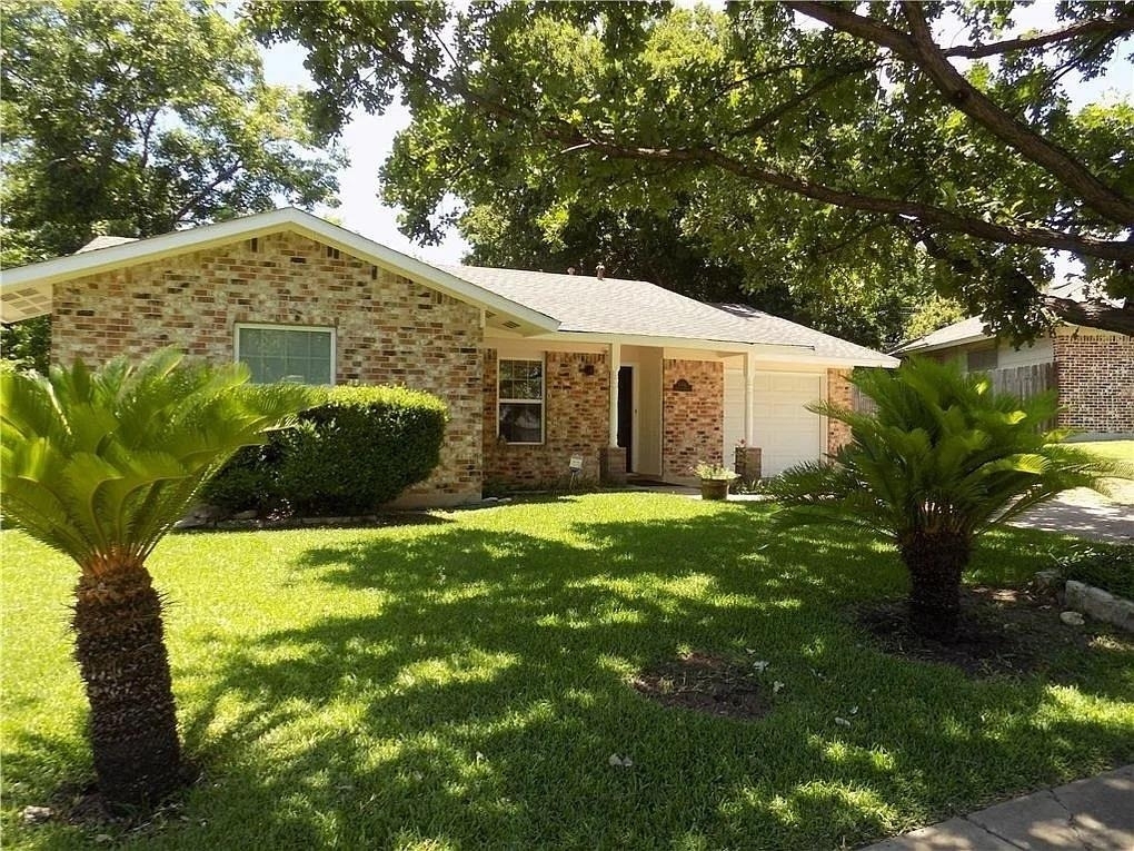 8402 Leesburg Cir - Photo 1