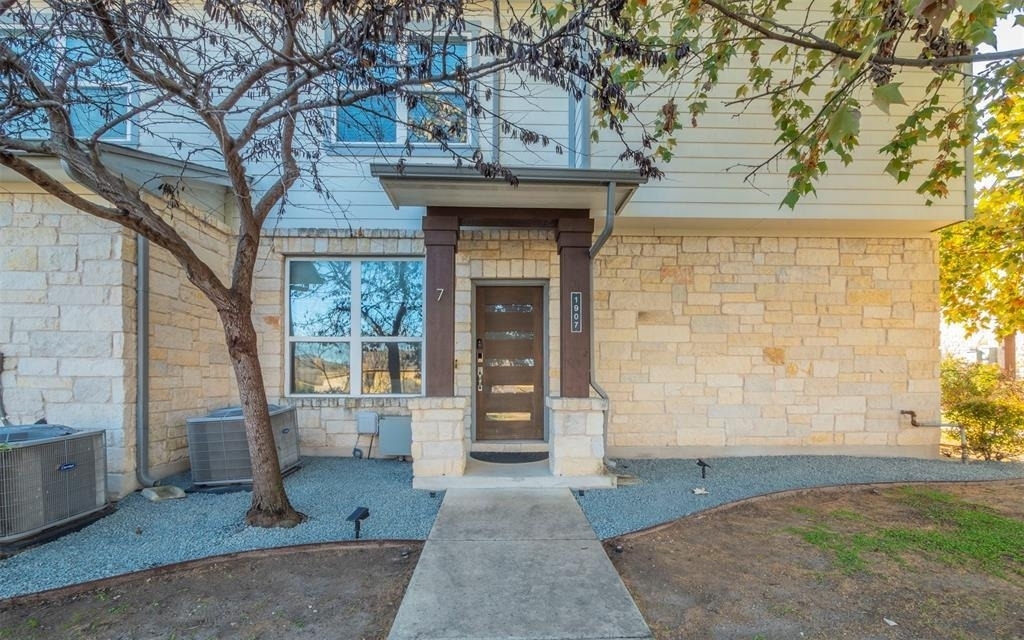 2101 Town Centre Dr - Photo 9