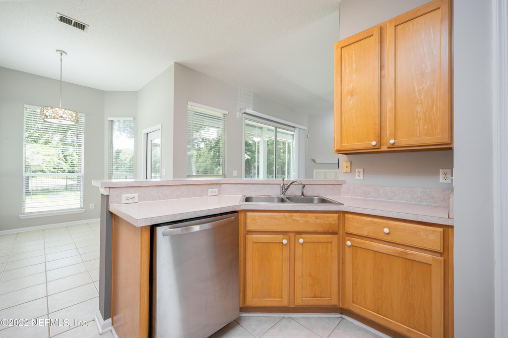 171 Elmwood Drive - Photo 12
