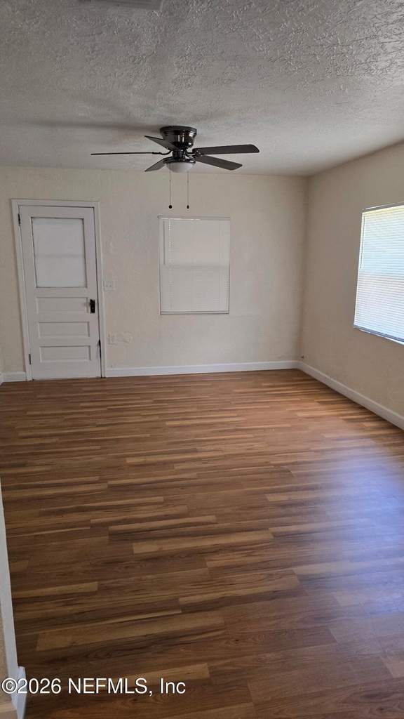 1651 W 17th Street - Photo 10