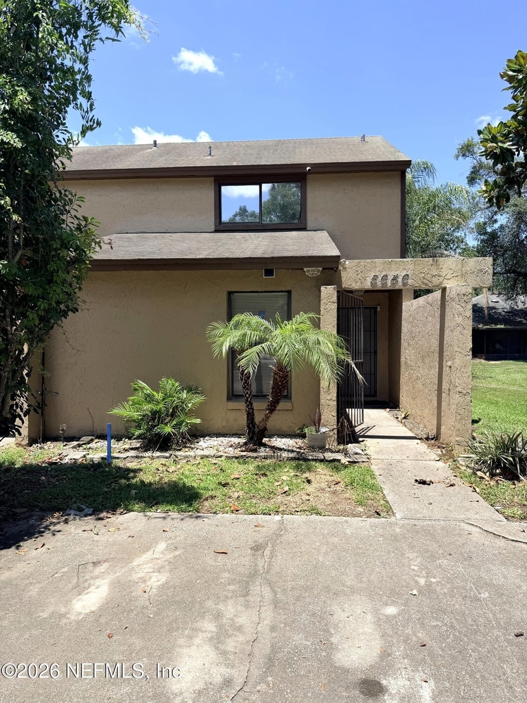5646 Pinebay Circle S - Photo 0