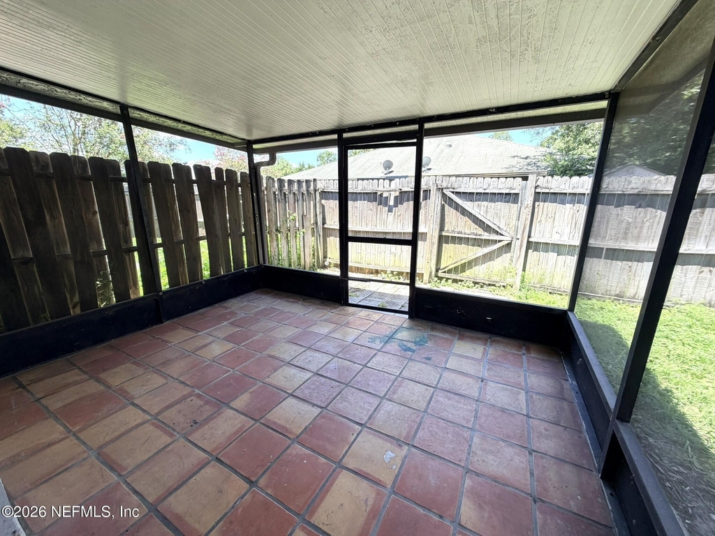 5646 Pinebay Circle S - Photo 13