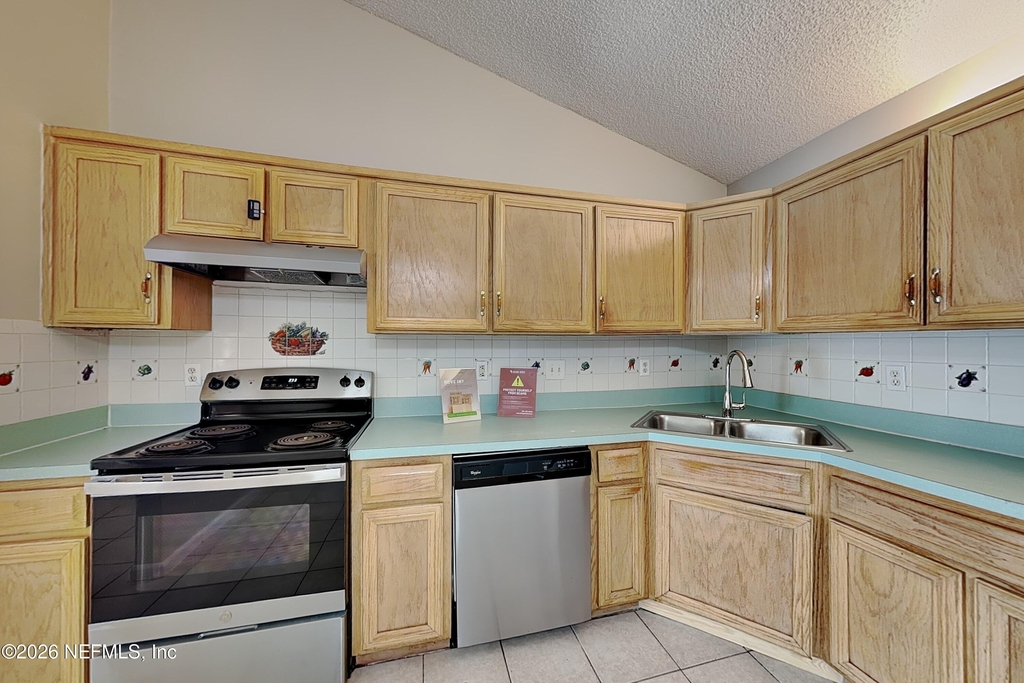 1883 Mackenzie Court S - Photo 4