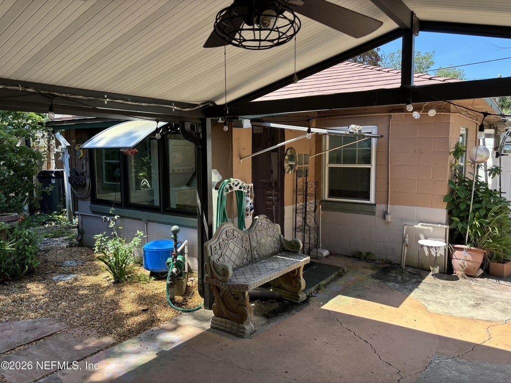 1343 Rensselaer Avenue - Photo 45