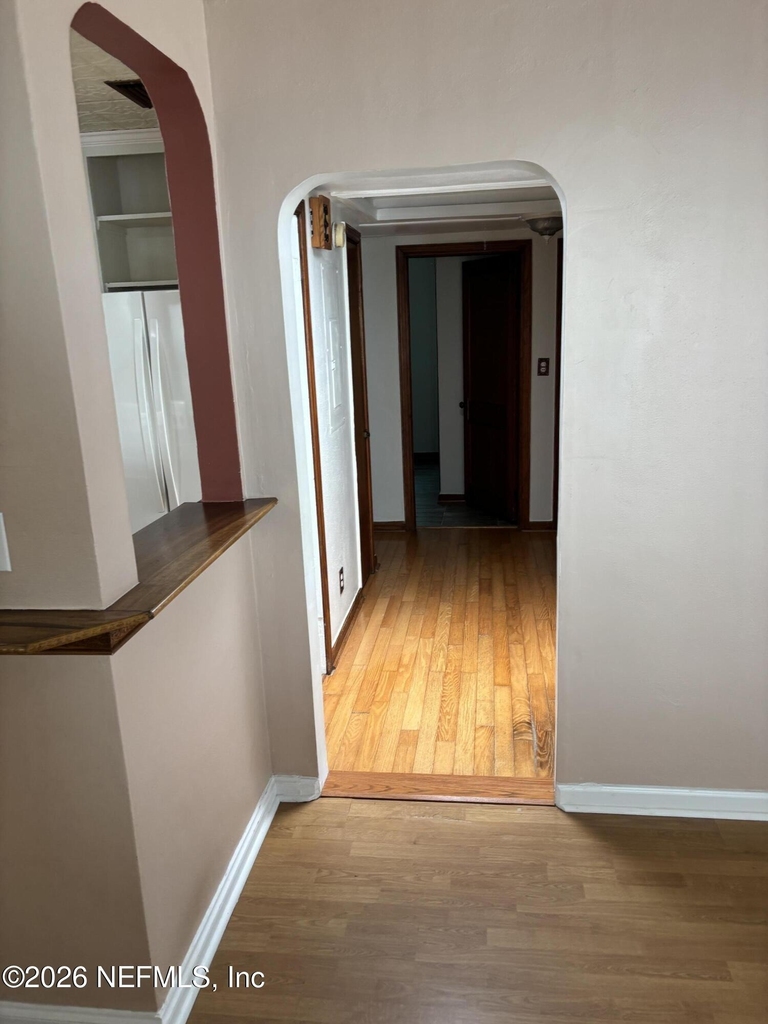 1343 Rensselaer Avenue - Photo 33