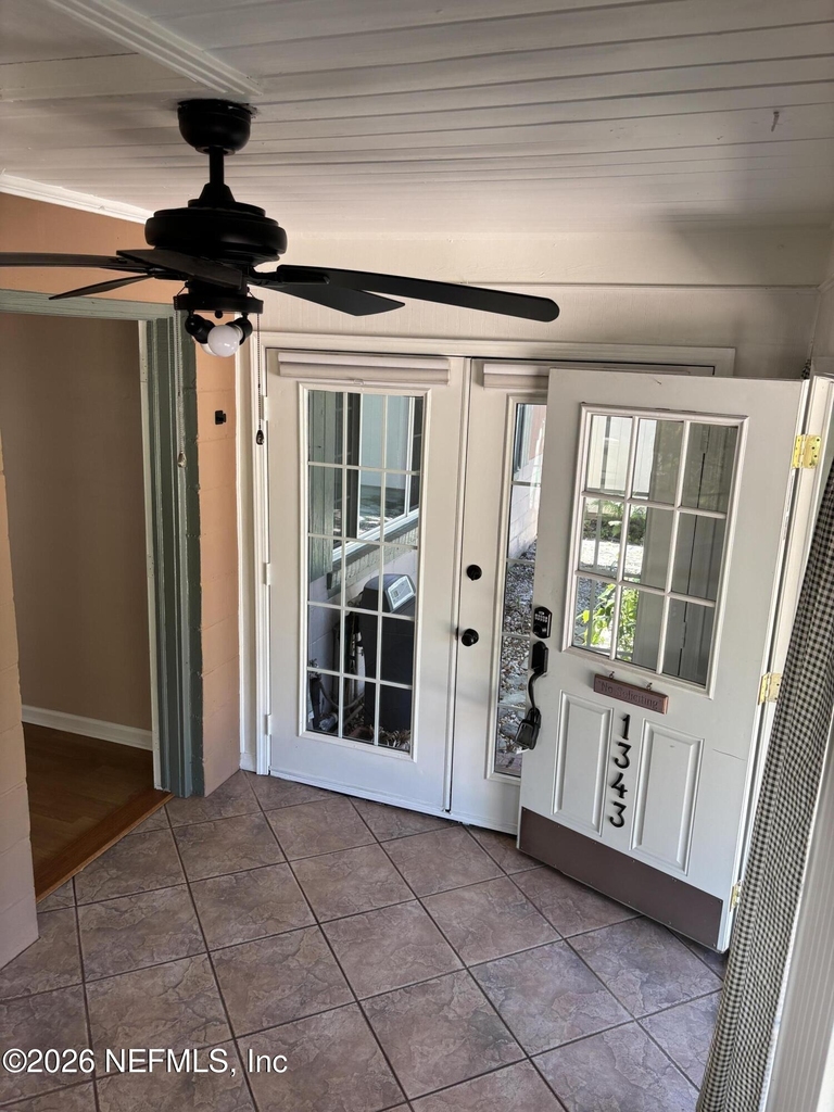 1343 Rensselaer Avenue - Photo 26
