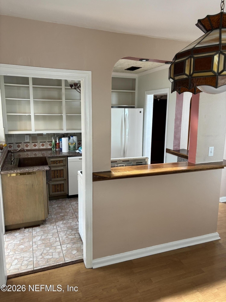 1343 Rensselaer Avenue - Photo 30