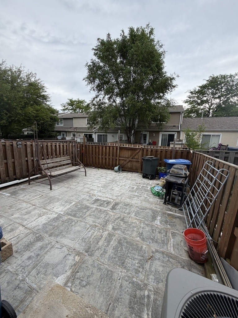 805 Bishop Court - Photo 17